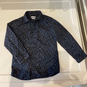 Mayoral size 5 slim fit boys dress shirt.